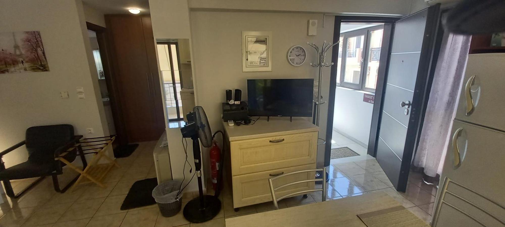 Lavrio Center - Thanasis' Studio Екстериор снимка